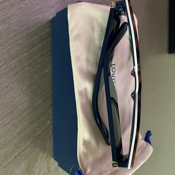 Louis Vuitton sunglasses - Picture 8 of 10